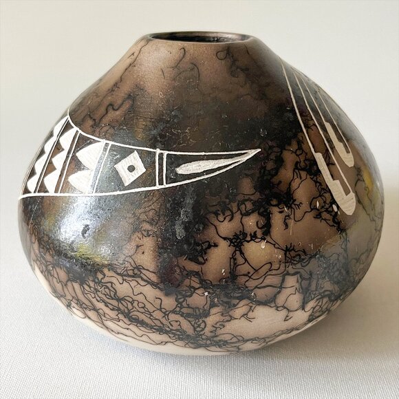 Acoma Pueblo Horse Hair Pottery Native American Vase Gary Yellow Corn Signed - Picture 6 of 14